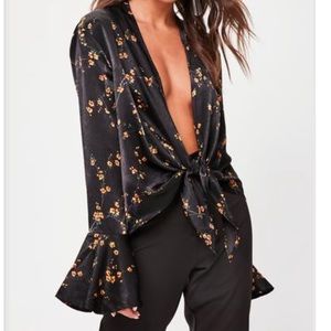 Satin black tie up blouse ! 🧡